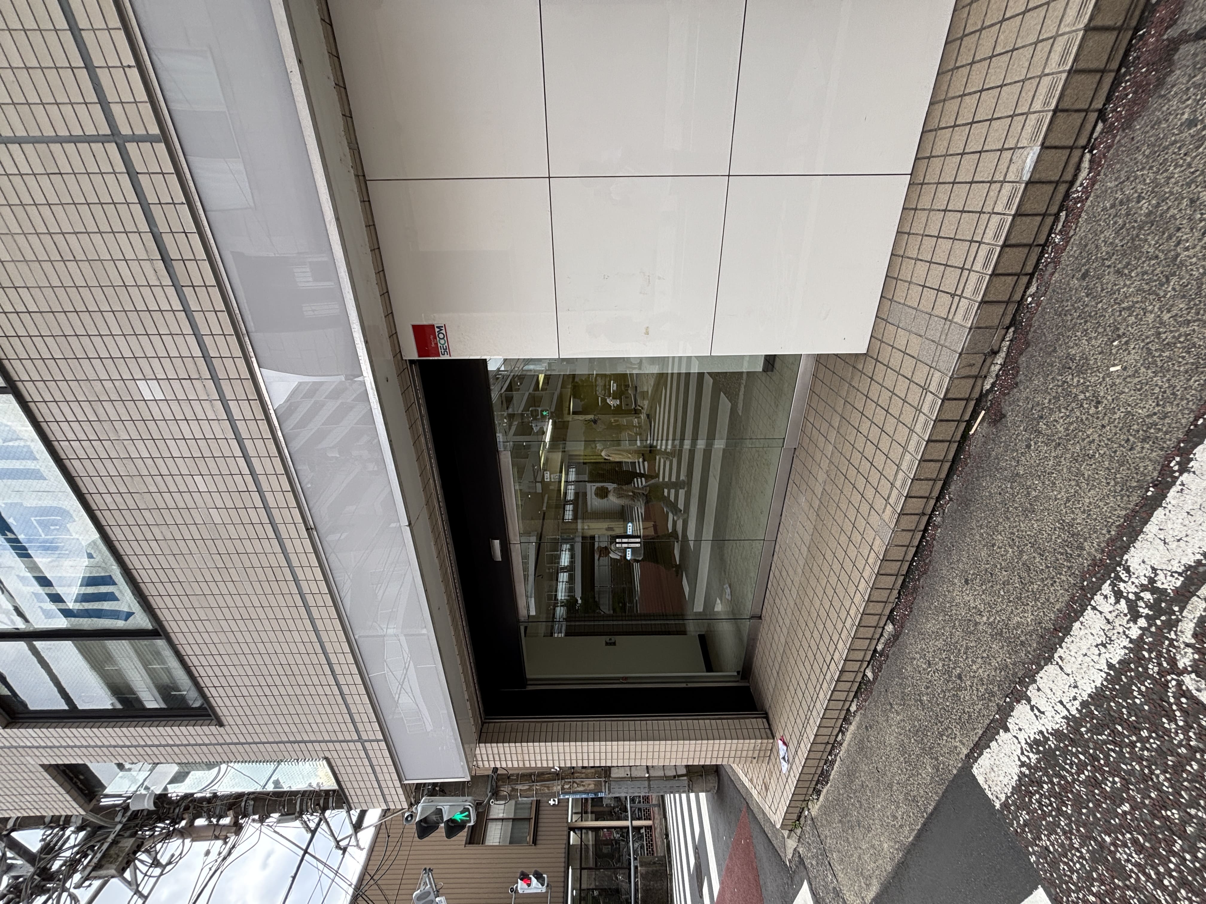 自動ドアの入口